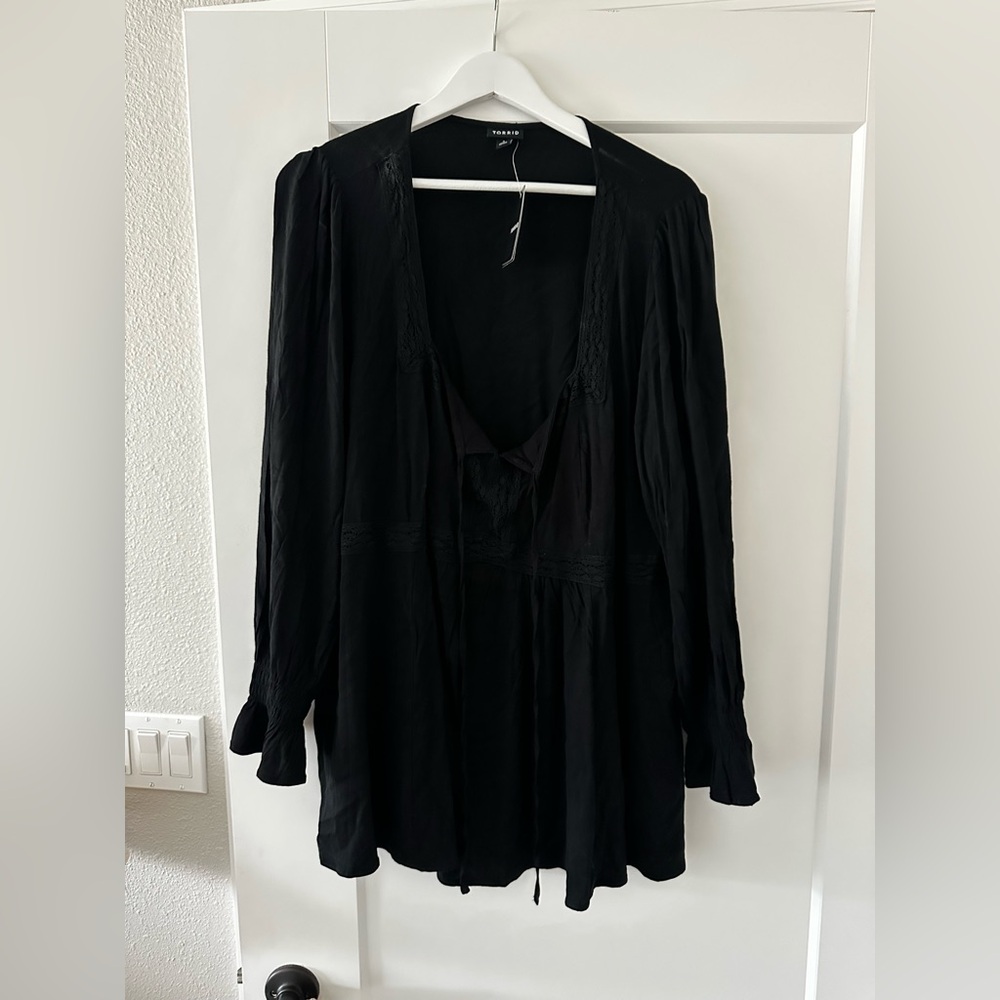 Torrid Flowy Black Top